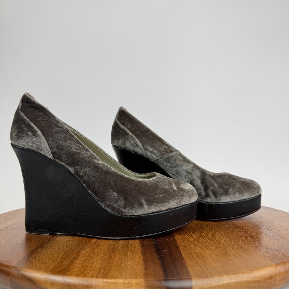 Womens Penelope Chilvers Gray Velvet Wedge Heeled Pumps Shoes‎ Size 38 US 8 M